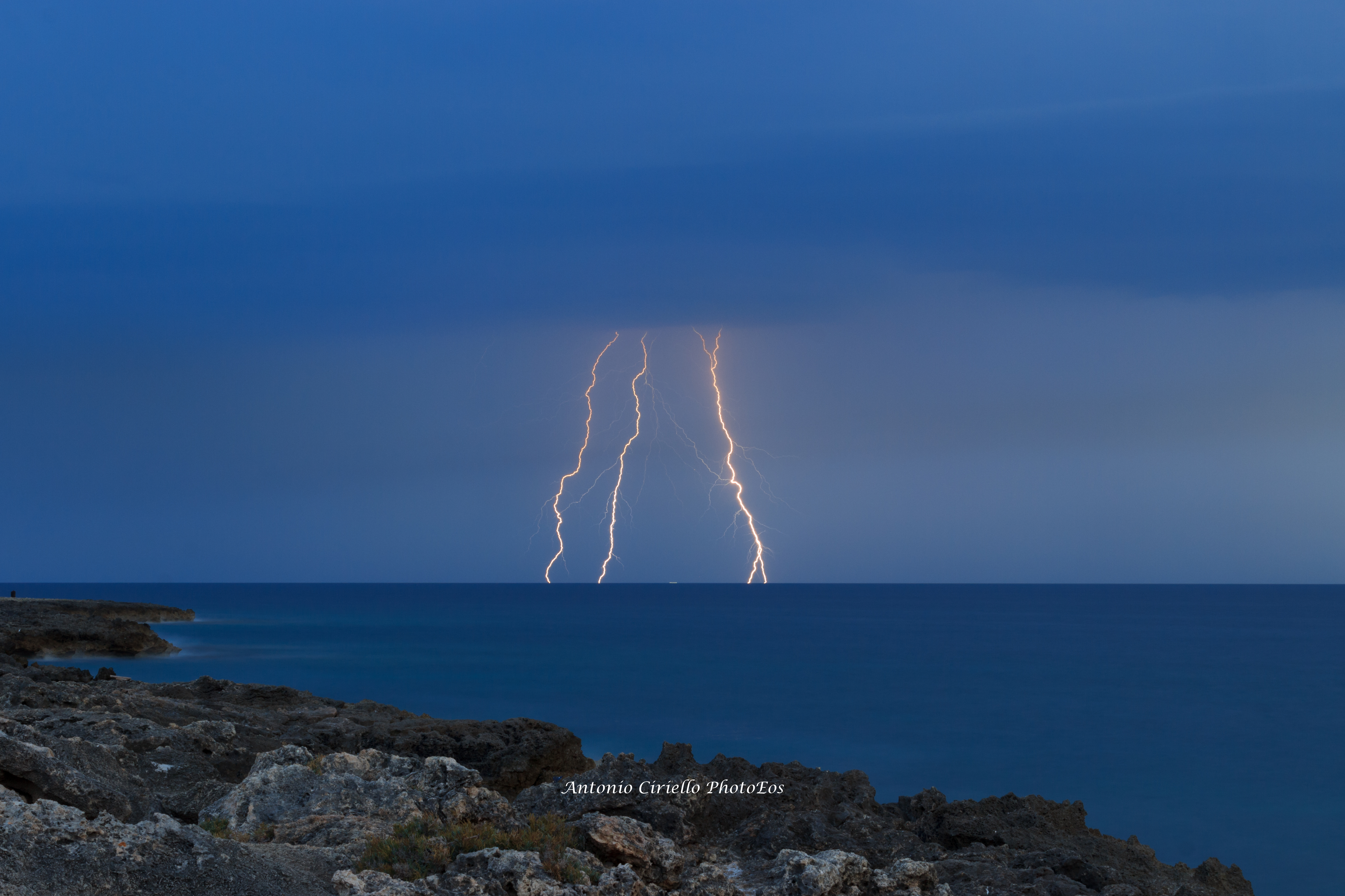 Attività elettrica sul mare