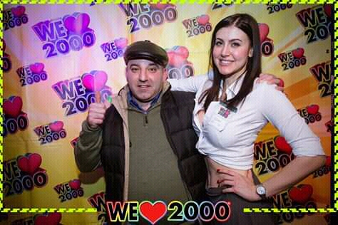 Questo e stato il mio abbraccio più bello veramente emozionale.... Si e protratto per l'intera serata... Quando l'affetto ... Diventa condivisione.. Il cercarsi al unisono tutto diventa colore di sfumature intense... L'abbraccio deve essere più condiviso in generale!!